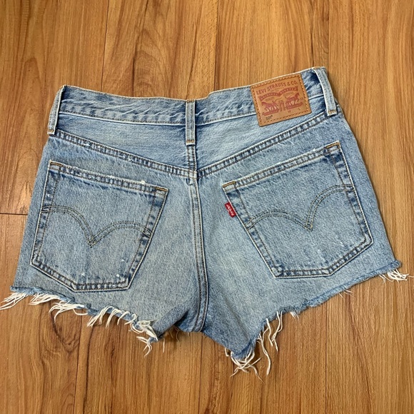 Levi’s High Rise Raw Hem Distressed Jean Shorts - Picture 2 of 10